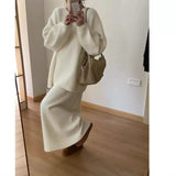 Two-Piece Set - Chic Knitted Sweater & Skirt Set